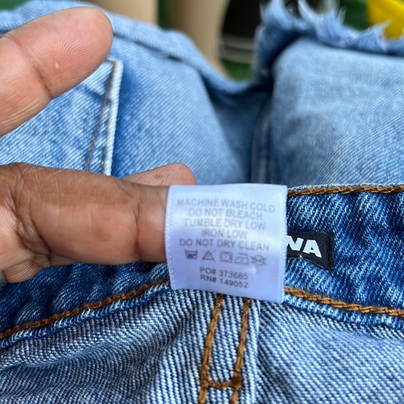 Fashion Nova denim bootaay shorts - Picture 6 of 7